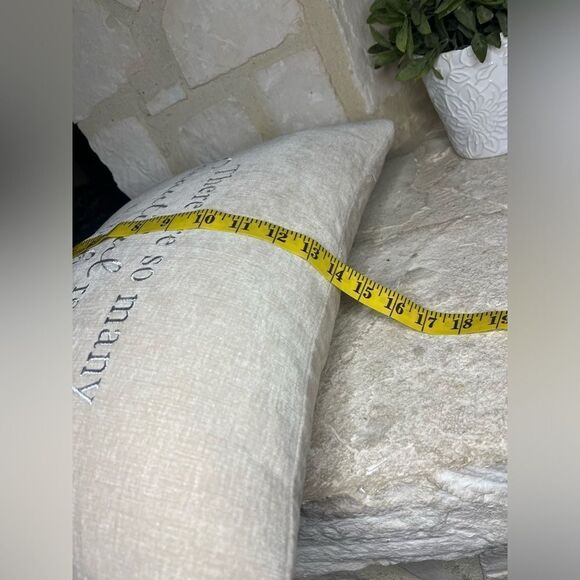 Rodeo Home accent pillow “There are so many beautiful reasons to be happy” - Picture 5 of 5